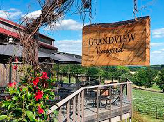 Grandview Vineyard Sign web.jpg
