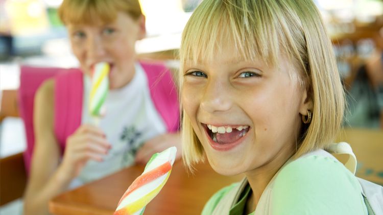 Kids eating cool treats.jpg