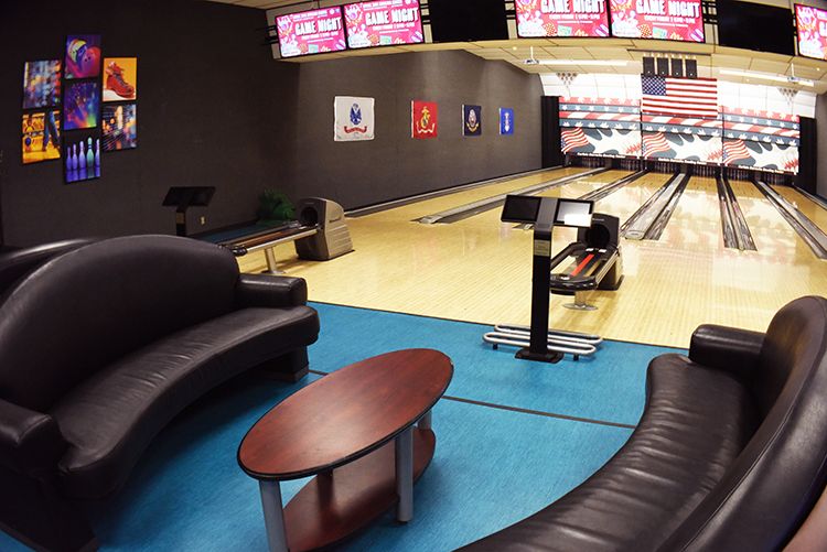 bowling-lanes-seating-lr